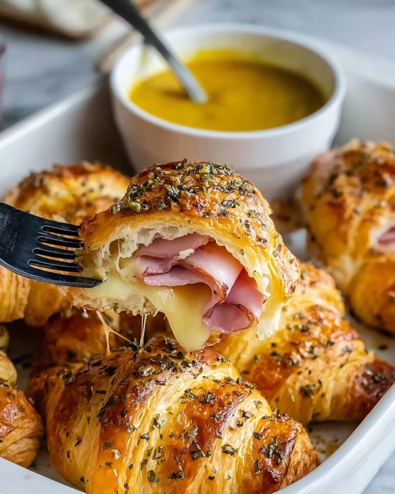 Easy Baked Ham and Cheese Croissants Recipe